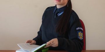 Femeia în uniforma de poliţie. „Am ales cu sufletul”, spune Anca Suciu, studentă la Academia de Poliție