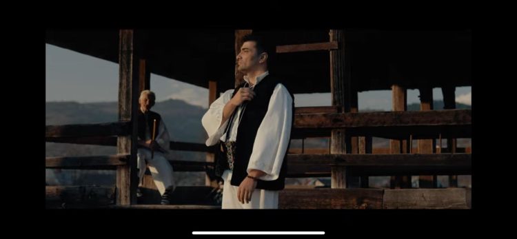 Premieră: Artistul fenomen al Maramureșului, Deți Iuga, a lansat o nouă priceasnă pe sufletul maramureșenilor