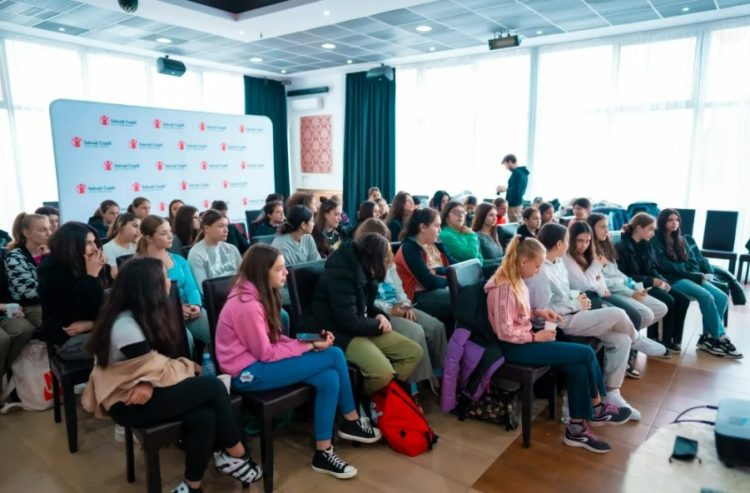Organizația „Salvați Copiii” lansează campania „Vrem educație pentru sănătate în școli!”