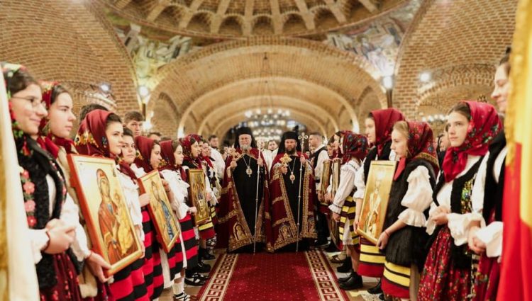 În Duminica Ortodoxiei, după sfânta liturghie, va avea loc tradiționala procesiune cu icoane în jurul Catedralei Episcopale