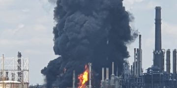 Explozie la Rafinăria Petromidia. A fost activat Planul Roşu de Intervenţie
