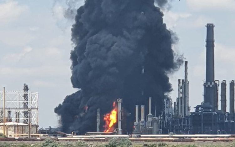 Explozie la Rafinăria Petromidia. A fost activat Planul Roşu de Intervenţie