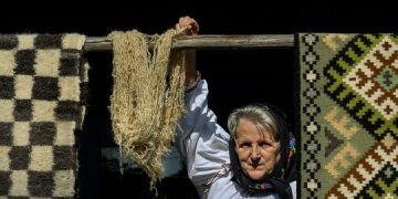 Chipuri de femei din Maramureş, într-o expoziţie la Stockholm de Ziua Internaţionala a Femeii