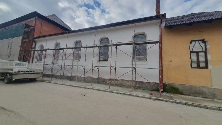 Primăria Sighetu Marmației reabilitează fațada Liceului Pedagogic Taras Sevcenko