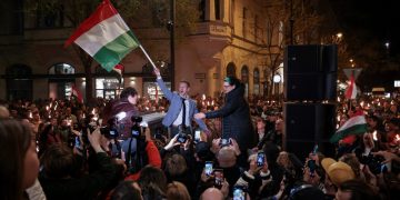 Proteste în Ungaria. Mii de maghiari au ieșit în stradă și cer demisia lui Viktor Orban