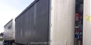 Aproximativ 7.000 de kg de textile second-hand, oprite la intrarea în ţară