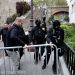 Panică la Paris! Un bărbat a amenințat că se aruncă în aer