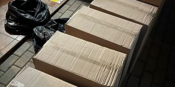 Descinderi ale poliţiştilor în Baia Mare, Seini și Groși la contrabadiştii de ţigări. Două persoane au fost reţinute