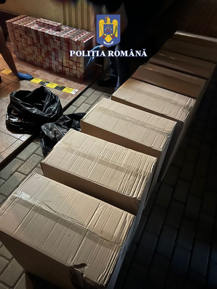 Descinderi ale poliţiştilor în Baia Mare, Seini și Groși la contrabadiştii de ţigări. Două persoane au fost reţinute