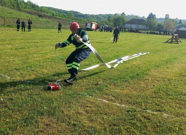 SVSU Fărcaşa, locul I la etapa zonală a concursurilor serviciilor voluntare desfăşurată la Bicaz