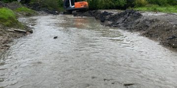Lucrări pe râul Rona la Sighetu Marmației, în zona de confluență cu Iza