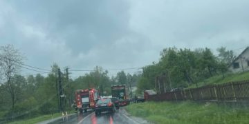 DE ULTIM MOMENT: Accident grav pe DN 18 B, în Cărbunari. Circulație blocată