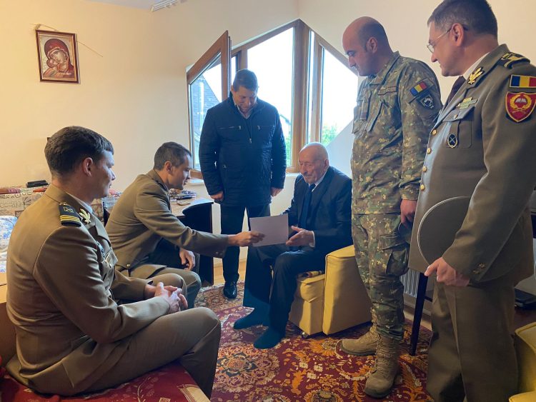 Cu ocazia Zilei Veteranilor, în garnizoana Baia Mare au avut loc întâlniri cu veteranii de război