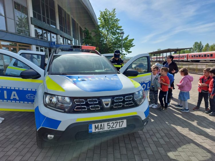 Poliţişti şi copii au participat la lecții interactive în stația CFR Baia Mare