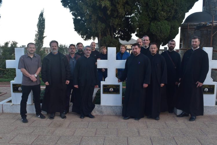 Omagiu și Recunoștință: Troița Maramureșeană pentru Schitul „Minunea Arh. Mihail din Colose“