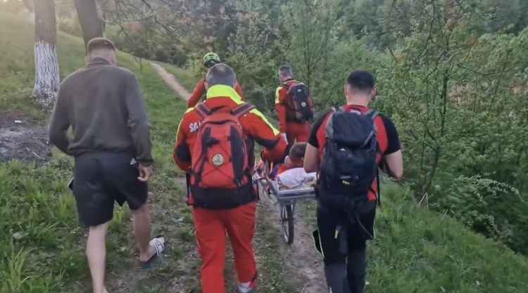 Salvatorii Montani ai SPJ Salvamont Maramureș: O operațiune vitală în Băița – Ulmoasa