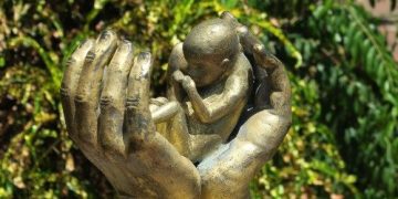 UE: Comisia Conferințelor Episcopale afirmă că avortul nu poate fi un drept fundamental