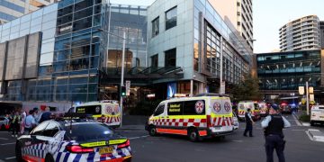 Atac armat la un mall din Sydney. Un bărbat a înjunghiat mai multe persoane și a fost împușcat de polițiști