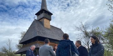 Întâlnire în domeniul protejării patrimoniului cultural național, la Biserica de lemn ”Intrarea Maicii Domnului în Biserică” din Bârsana
