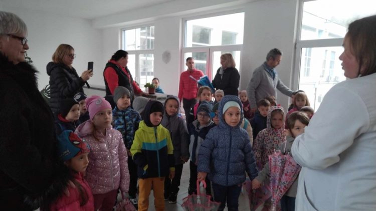 Peste 1.000 de elevi au descoperit Drumul apei la obiectivele societăţii VITAL