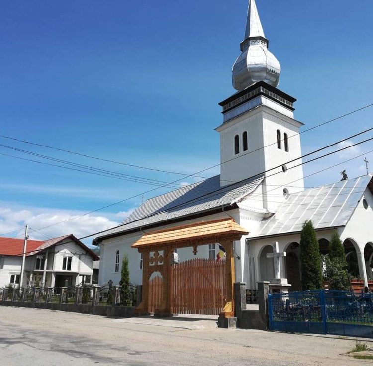 Concert de pricesne „Patimile Domnului”, la Parohia Ortodoxă Ciocotiș, în Duminica Floriilor