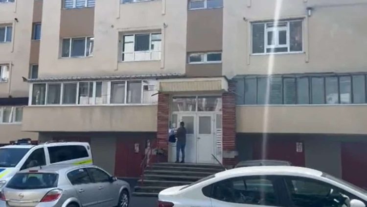 Copil de doi ani, căzut de la etajul unui bloc din Cluj-Napoca