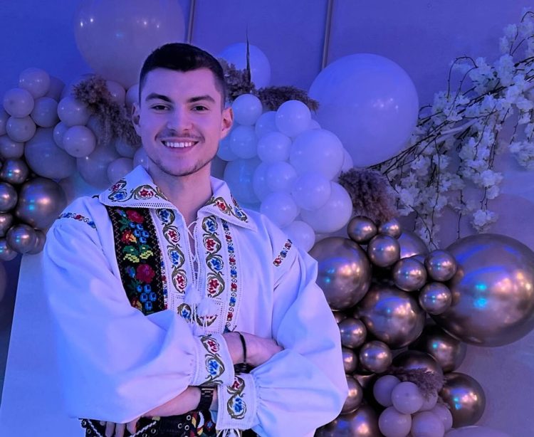 Ziua Mondială a Vocii. Azi îl ascultăm pe agent principal de poliţie Daniel Tomoiagă