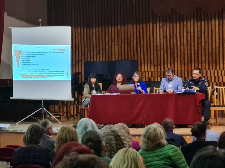 Violenţa şcolară, în atenţia poliţiştilor şi cadrelor didactice