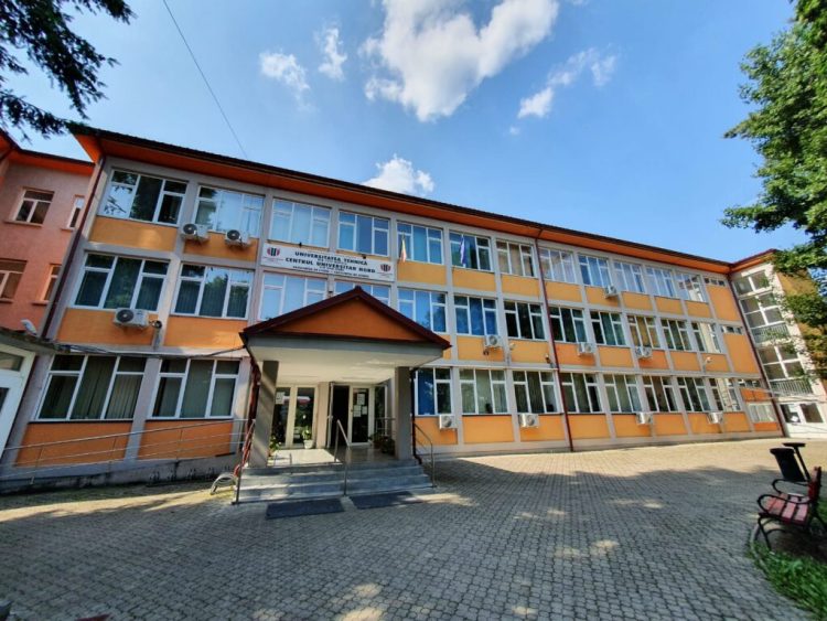 EDITORIAL: Campania nu se face în sala de clasă