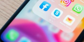 Facebook și Instagram va marca postările făcute cu ajutorul „AI”