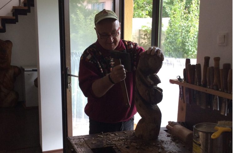 Sculptorul Ioan Beldea, la 75 de ani! La mulţi ani!