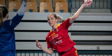 Cinci fete de la Minaur la loturile naționale