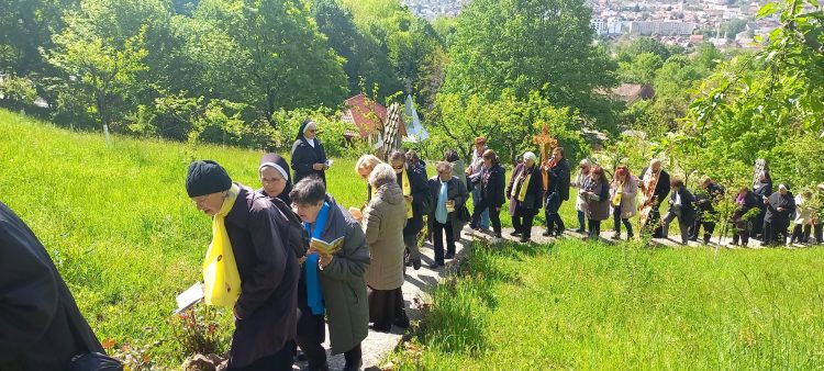 Pelerinajul Terţiarilor Bazilieni şi al colaboratorilor Surorilor Baziliene din Cluj şi Gherla, la Mănăstirea „Sfânta Maria” de pe Dealul Crucii