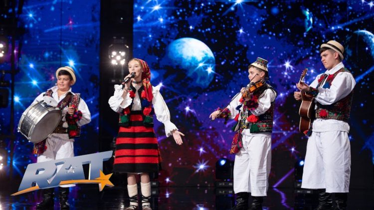 MARAMUREȘUL REUNIT: Copiii din trupa „Două perechi de frați” au creat un moment spectaculos de folclor în cadrul emisiunii „Românii Au Talent ”