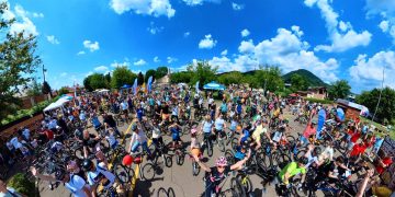 Copii şi părinţi aşteptaţi sâmbătă, la Monumentul Ostaşului  Român, pentru a petrece 1 Iunie pe bicicletă