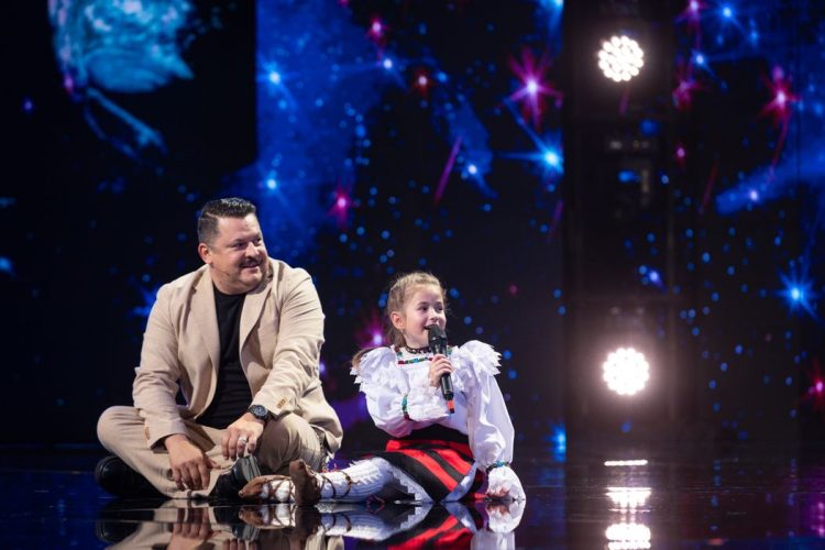 Mica noastră moroșancă, Dora Debreczeni din Seini, s-a calificat în marea finală „Românii au talent”!