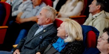 FĂRĂ SCRUPULE: Bătrân, bătrân, dar mai poate. Noi achiziții în timp record făcute de administrația PNL-istă din Târgu Lăpuș