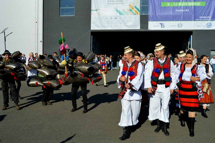 Meșteri populari din Maramureș la Festivalul Tradițiilor Românești din Chișinău