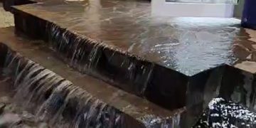 Sediu de partid spălat de ape în noaptea de Înviere!