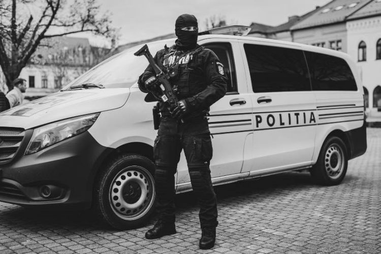 Accident rutier la intrarea în localitatea Coaș: Șoferul fugar, reținut și arestat preventiv