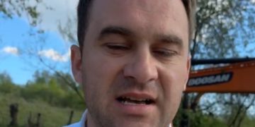 Ștețco: Noi nu gândim, ne facem că muncim! PNL Maramureș regizează văruitul bordurilor, cum numai pe timpul lui Ceaușescu se făcea…