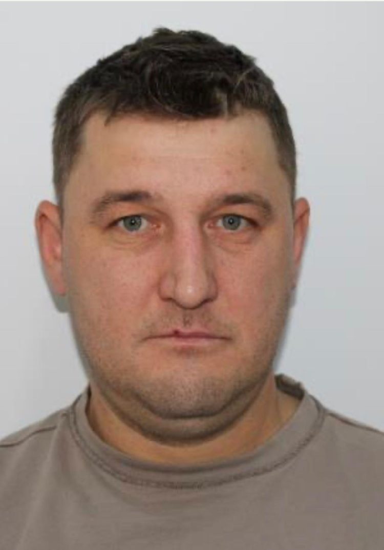 Ştefan Gota din Ocna ŞLugatag a plecat anul trecut la muncă în Franţa. De o lună nu mai poate fi contactat