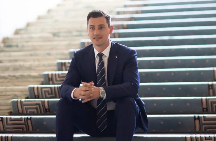 Nu ne face să plângem…