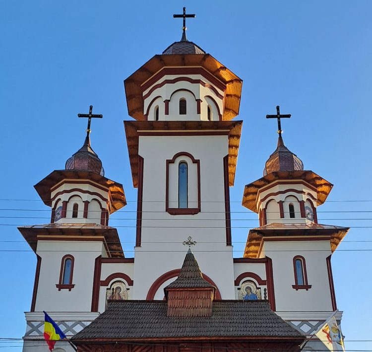 Duminică are loc hramul Bisericii “Sfinții Arh. Mihail și Gavriil” din Strâmtura