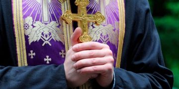 O țară minunată! Un primar din România ar fi fost bătut de un preot