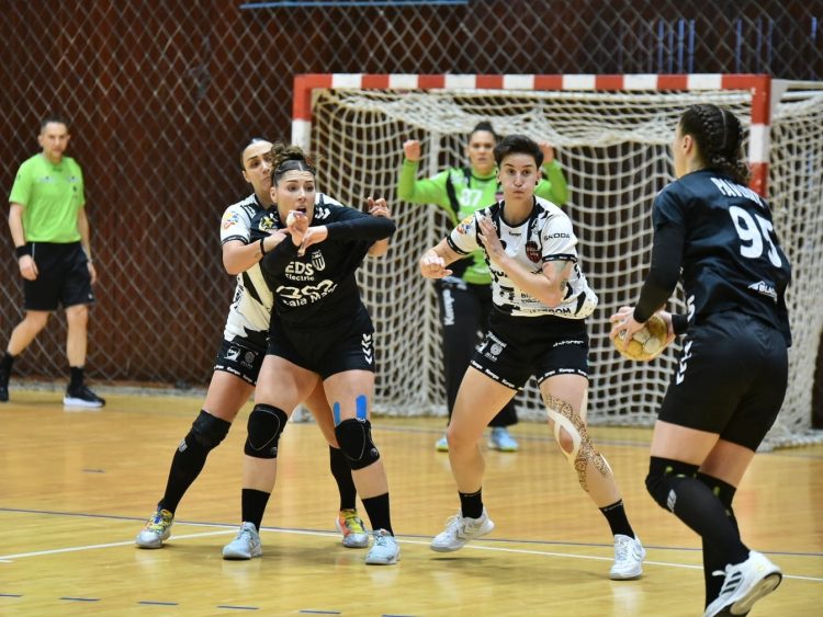 Una caldă, alta rece! Fetele de la CS Minaur pierde la Târgu Jiu