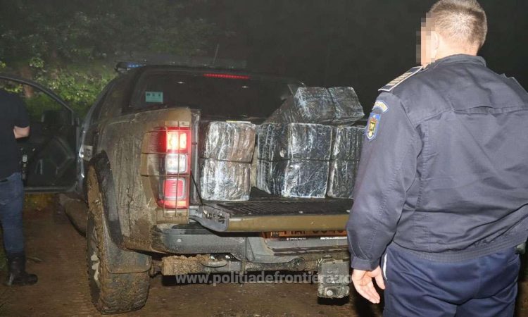 Urmăriri în trafic și focuri de armă în Valea Vişeului pentru oprirea unui autoturism neînmatriculat, plin cu țigări, al cărui șofer avea permisul suspendat