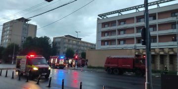 Incendiu la Hotel Rivulus din Baia Mare – foto