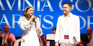 Lavinia Goste, aniversare pe scenă, cu peste 100 de artişti alături: „Sunt recunoscătoare pentru tot ce trăiesc!”