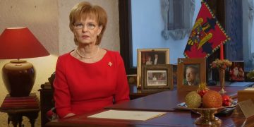 Majestatea Sa Margareta Custodele Coroanei şi Alteţa Sa Regală Principele Radu, întâlniri cu militarii români și străini la baza Mihail Kogălniceanu